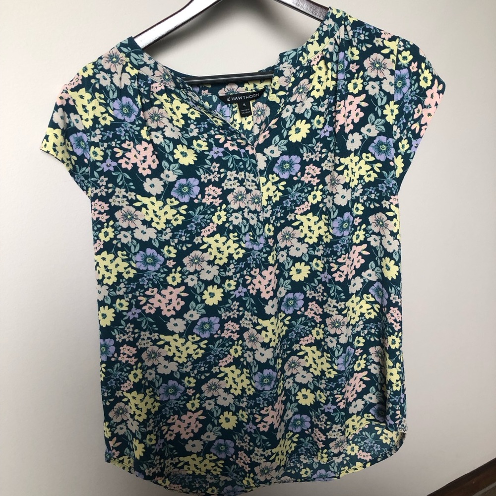 Springy floral short sleeved blouse